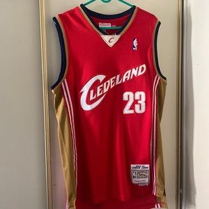 Lebron James classic cavaliers jersey